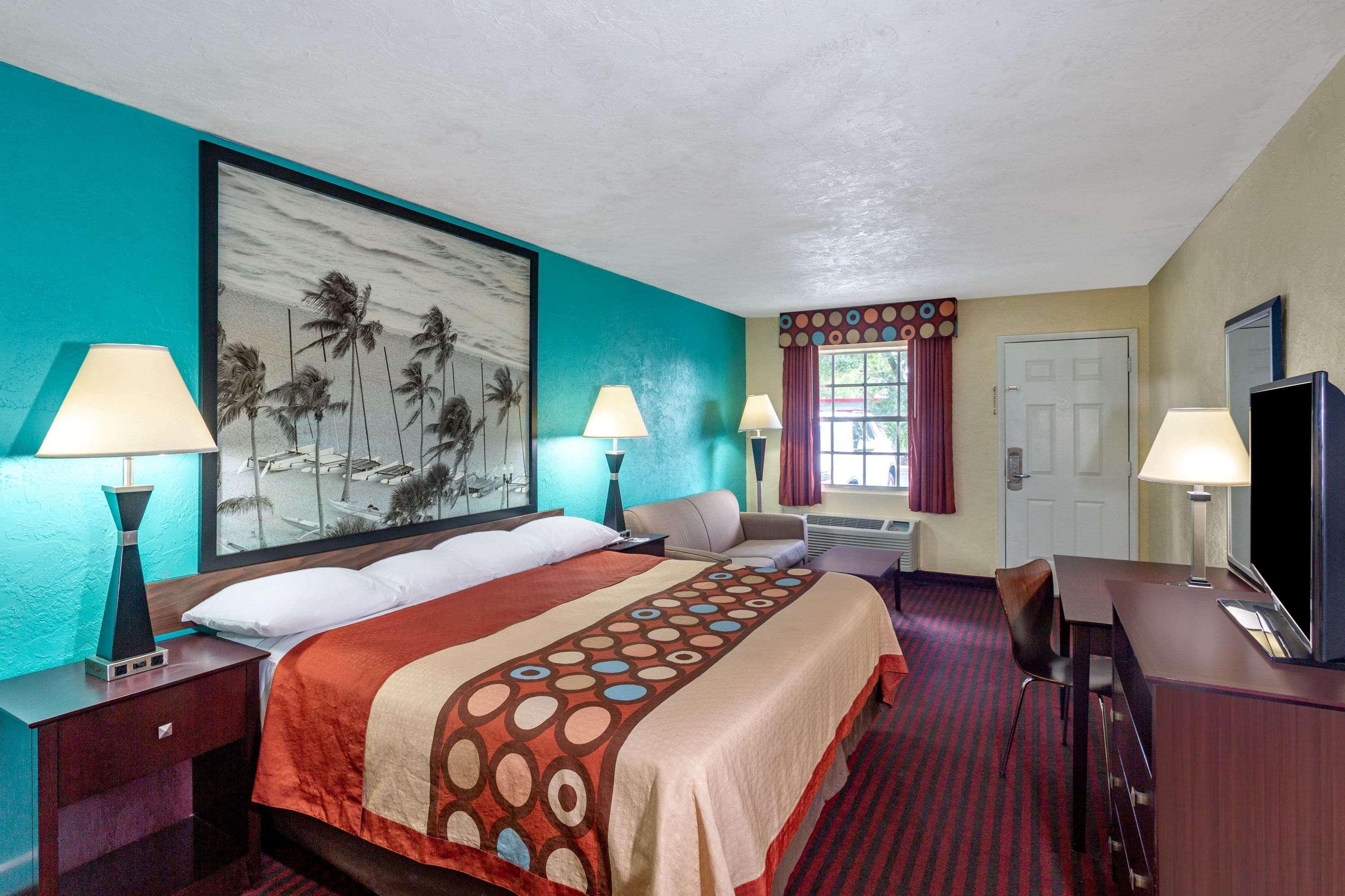 Super 8 By Wyndham Sarasota Area 2*