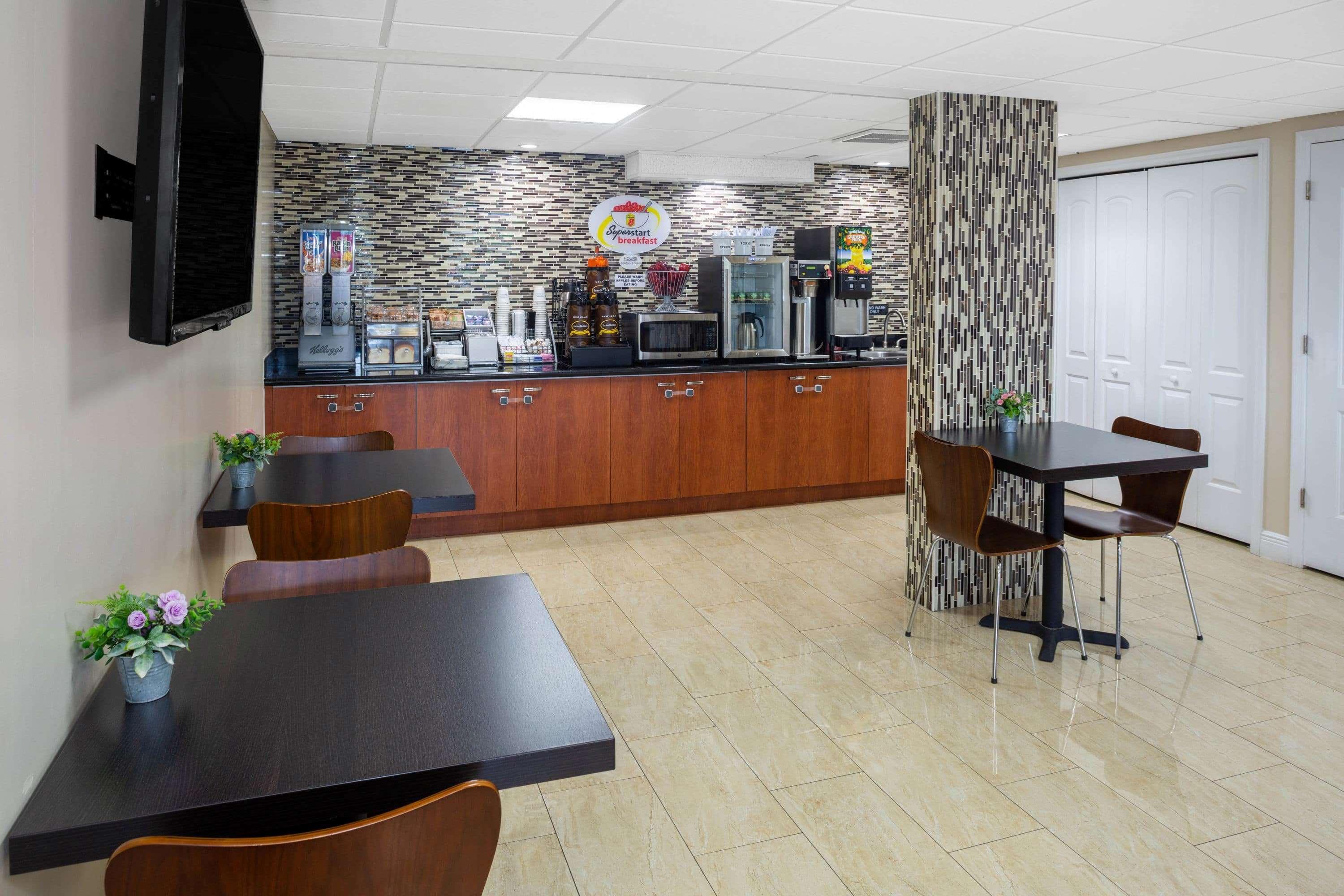 Super 8 By Wyndham Sarasota Area Motel Bradenton
