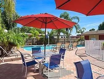 Super 8 By Wyndham Bradenton Sarasota Area 
