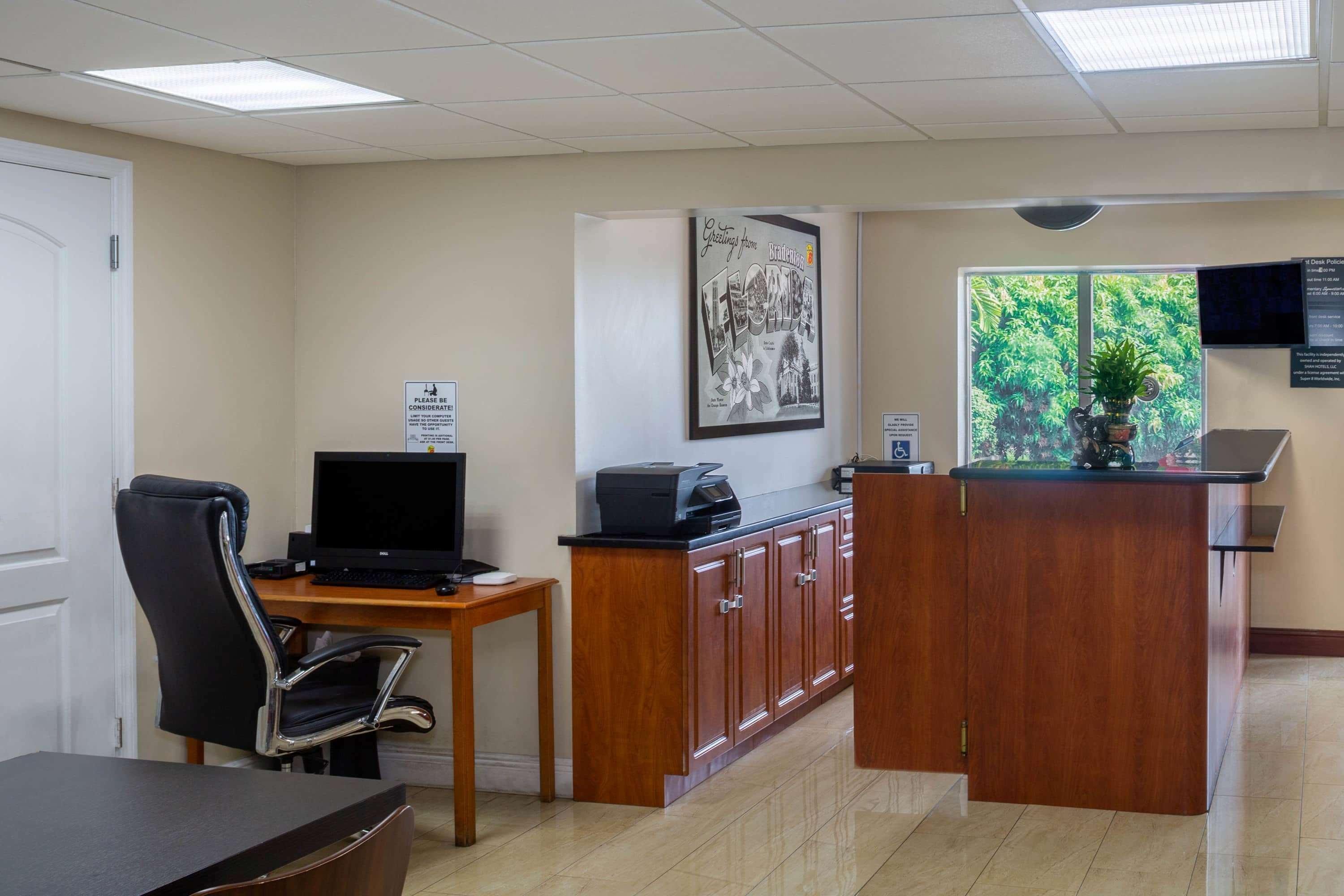 Super 8 By Wyndham Sarasota Area Motel Bradenton
