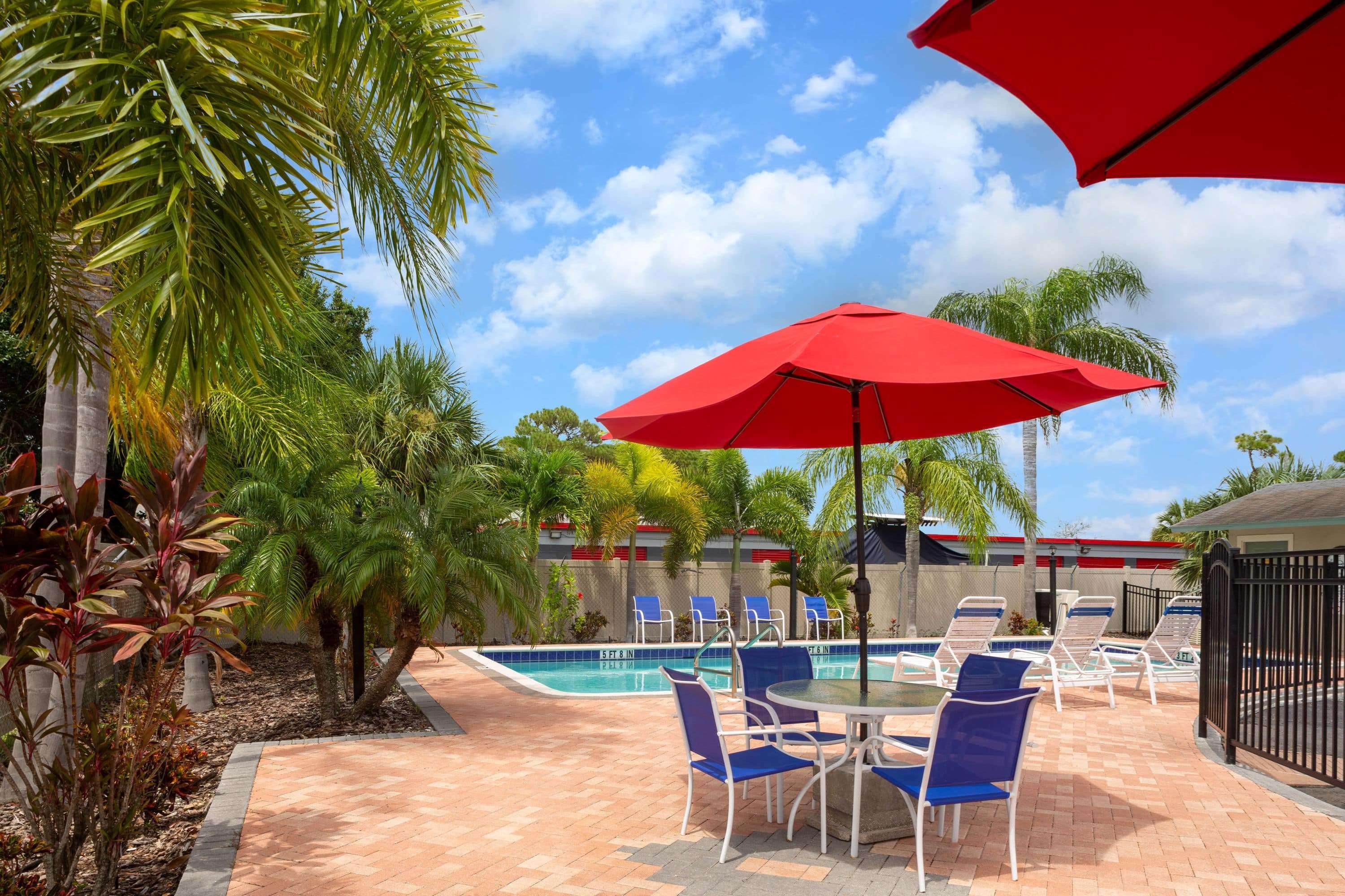 Super 8 By Wyndham Sarasota Area Motel