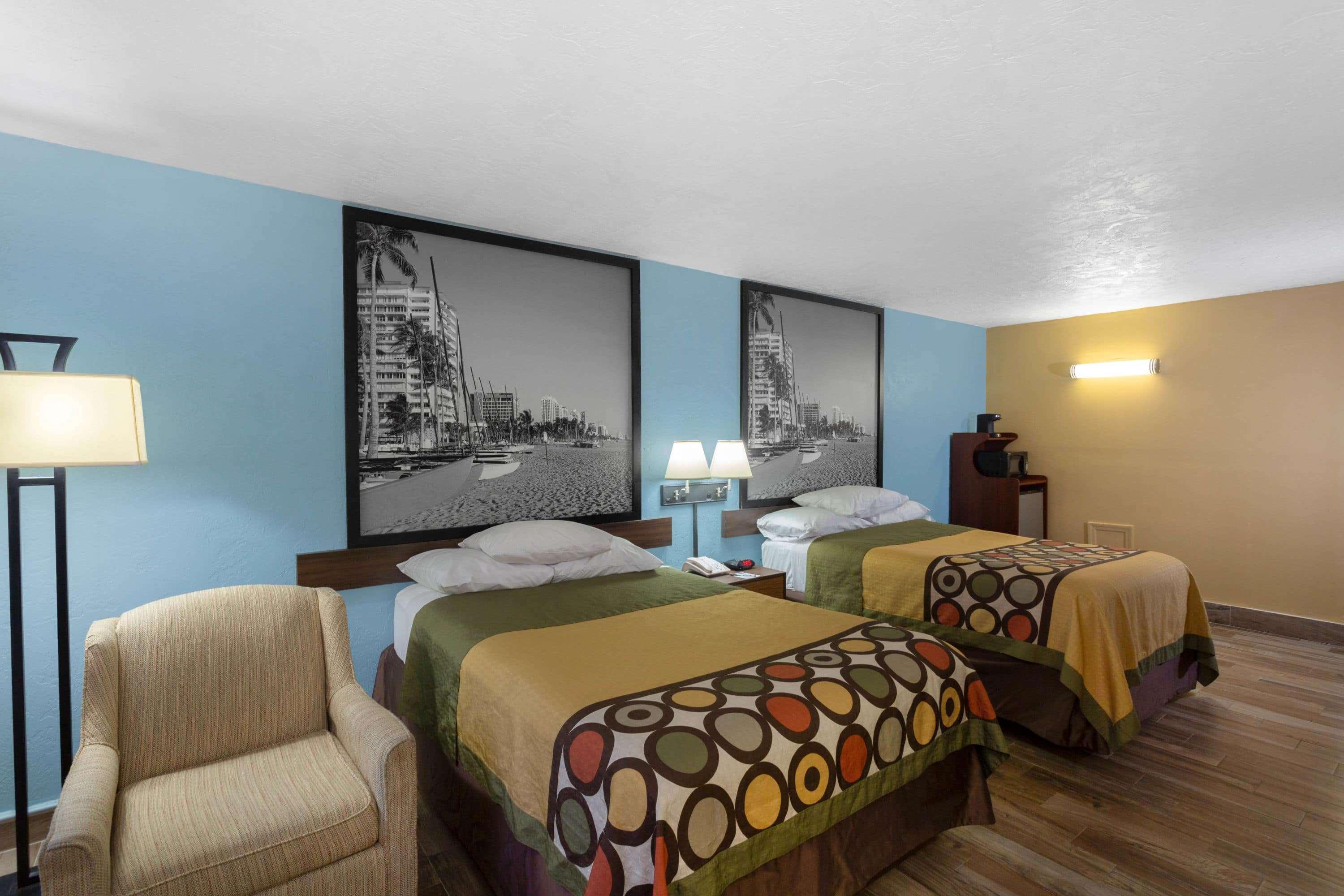 Super 8 By Wyndham Sarasota Area Motel 2*