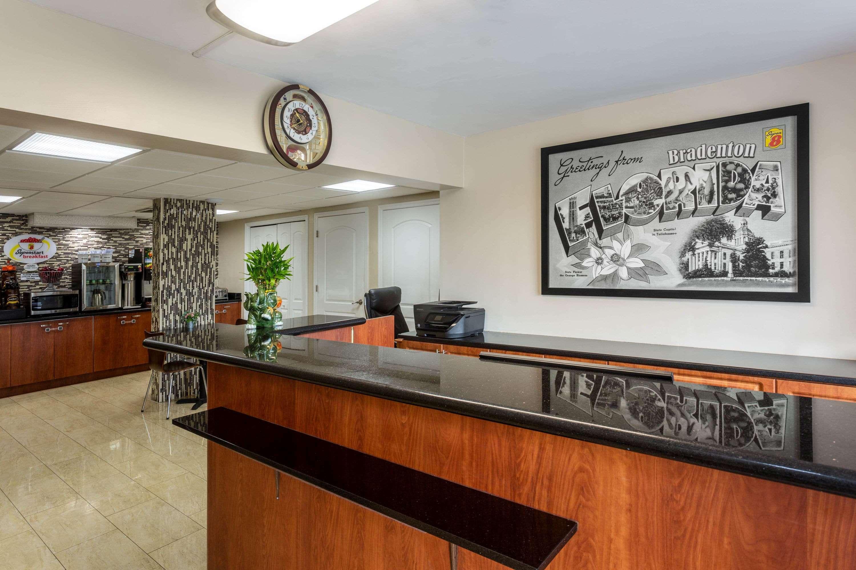 Super 8 By Wyndham Sarasota Area Bradenton