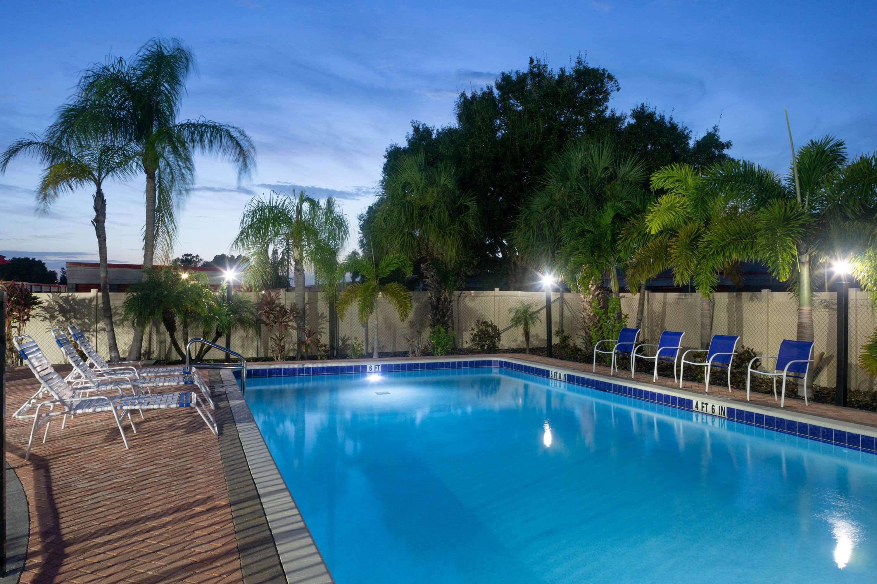 Super 8 By Wyndham Sarasota Area Motel 2*